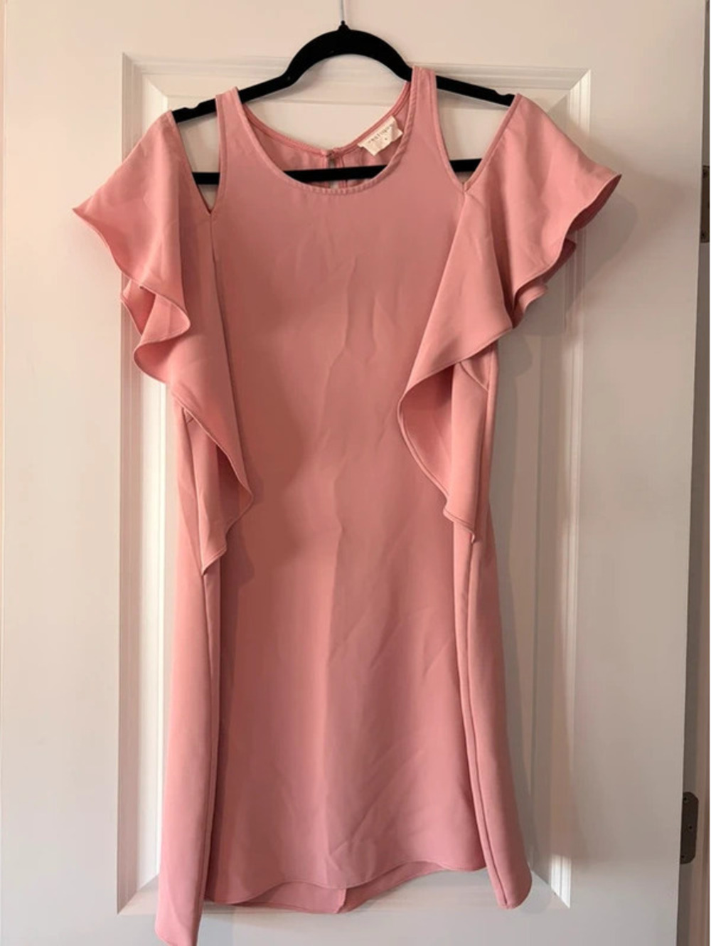 Vestique Women’s Small Dusty Pink Cold Shoulder Ruffle Sleeve Shift Dress